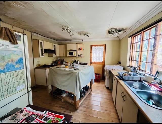 4 BEDROOM HOUSE FOR SALE IN BOKSBURG SOUTH